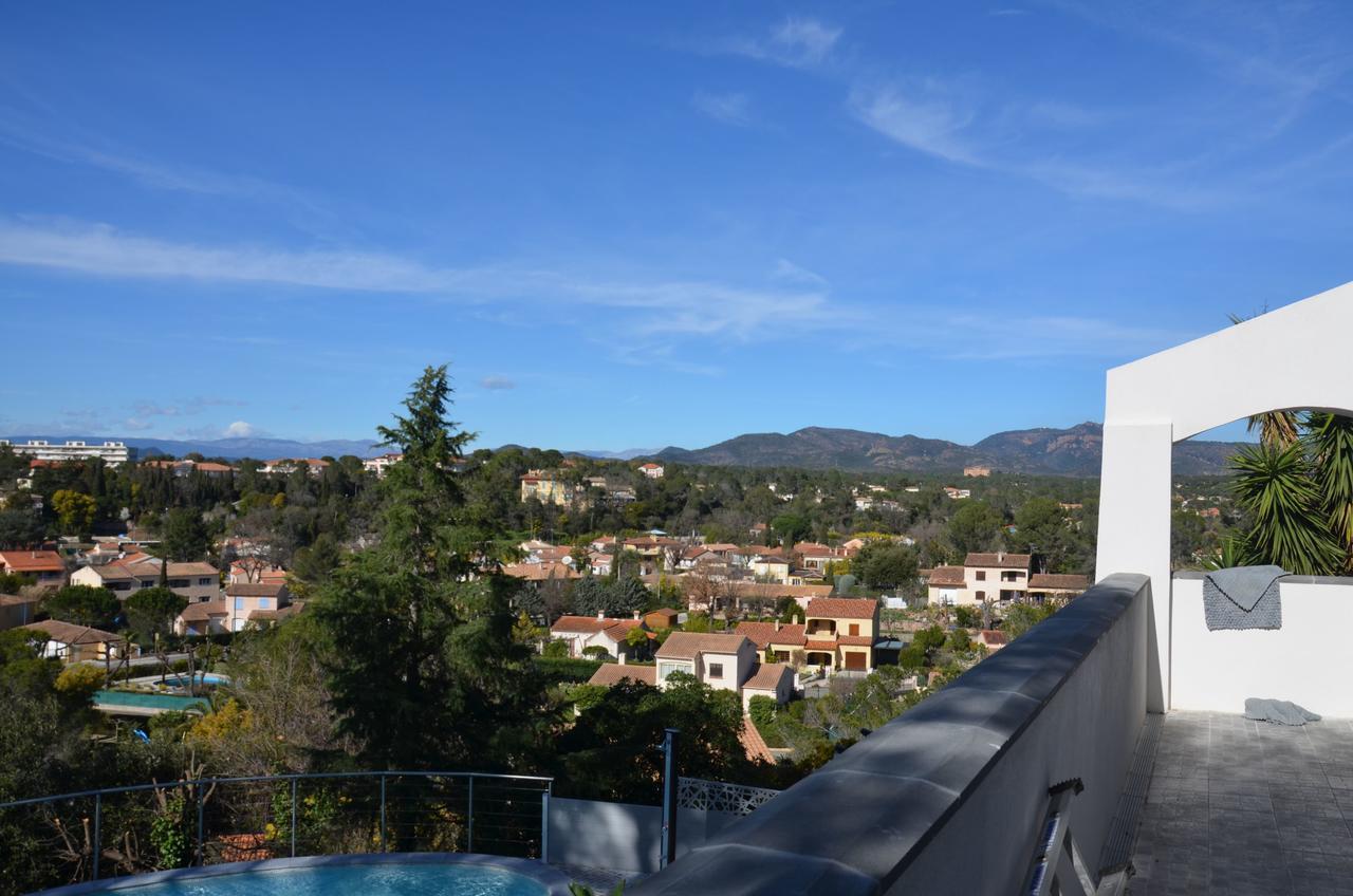 Belle Maison Avec Piscine Dans Les Hauteurs A Saint Raphael Eksteriør bilde